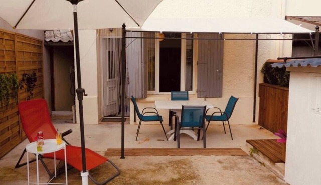 L'escale, 5 min from the ramparts, air-conditioned wifi terrace