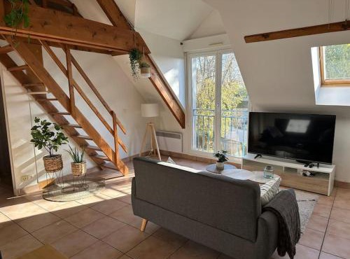 L'Escale de Neauphle aux portes de Versailles by Vyvea