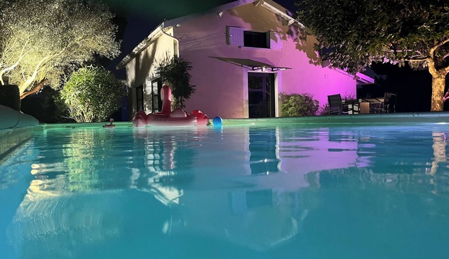 L'Escale Girondine with its sauna, SPA and private pool.