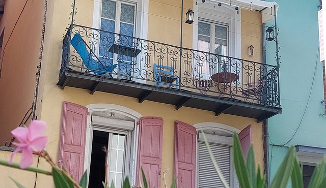 L'Escale historic city center rated 3 stars.