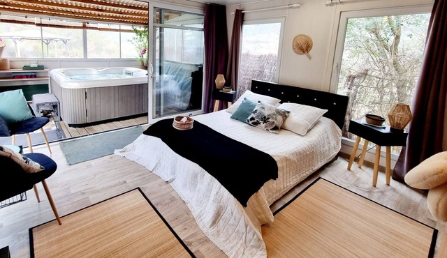 L'Escale - private Jacuzzi loft and hammam