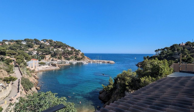 L'Escapade beautiful 90m2 villa renovated in 2024, air-conditioned, waterfront.