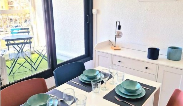 L'escapade Gruissanaise au Port de Gruissan, Loggia et Piscine en Saison