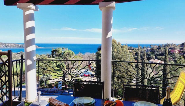 L'Esquinade (FH206) by Interhome