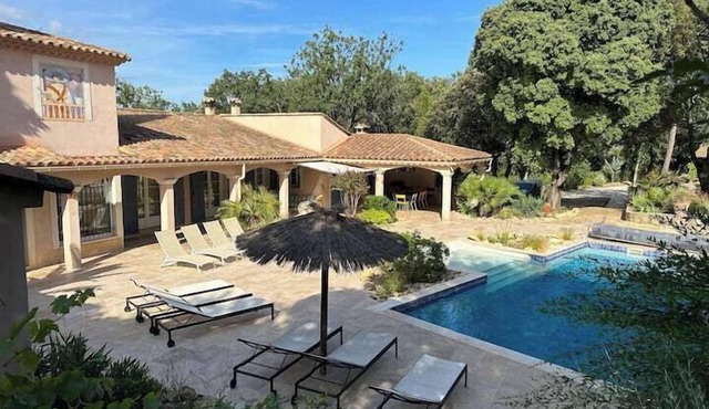 L'Estancia, a large charming villa