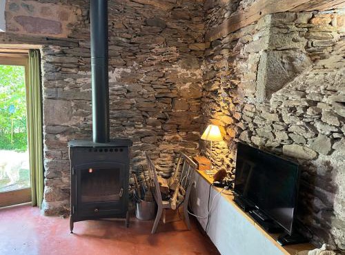 L'Etable, 4- 6p huisje met houtkachel en gezamenlijk zwembad