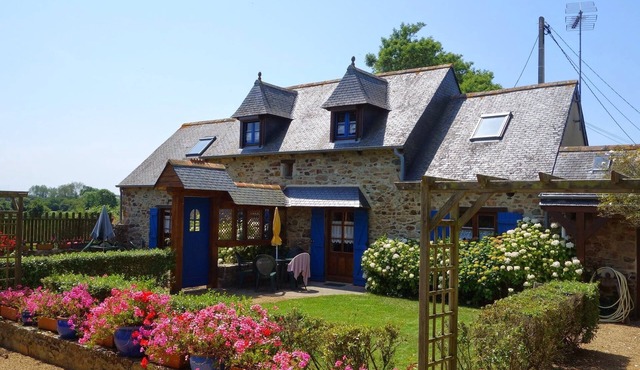 L'Étable, Breton getaway with garden, near Bréhat and Paimpol