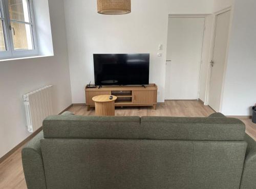 L Etape Châtillonnaise center private parking