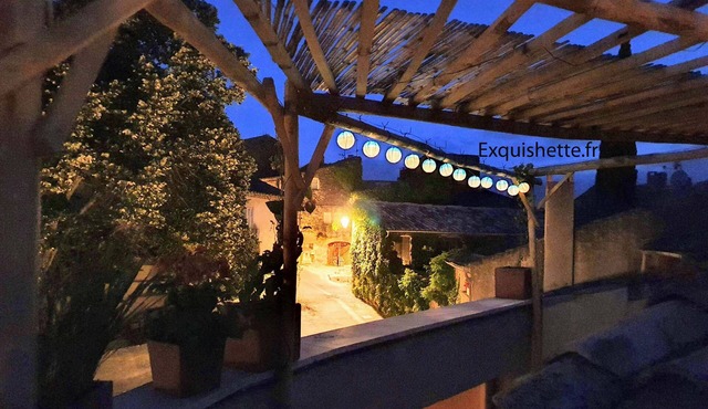 L'exquishette Un nid sur les Toîts de Lourmarin