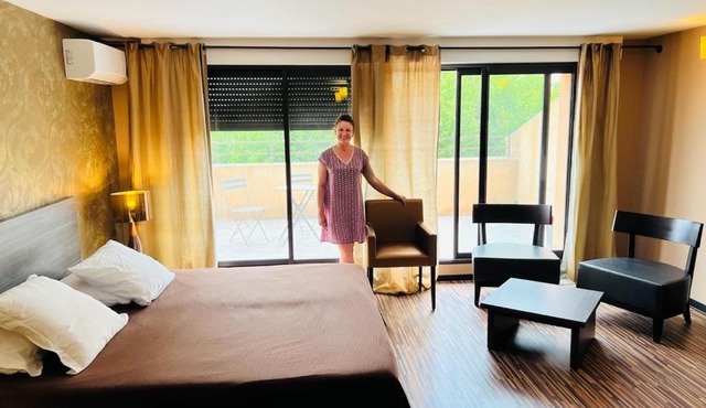 L'HOTEL DE LA BOURSE à BAGNOLS-SUR-CEZE