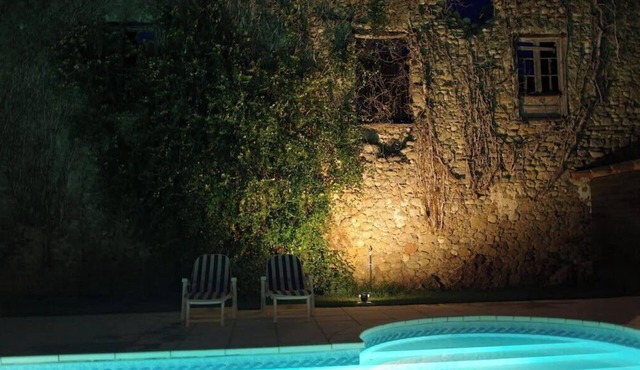 L’Impasse du Temple - Superb Holiday 1 BR, beautiful gardens, salt water pool