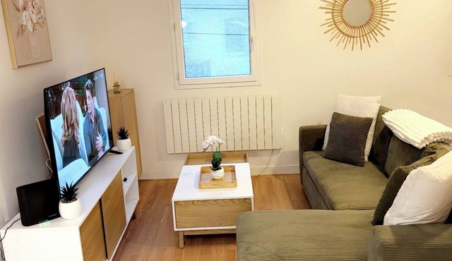 L'instant cocooning is just 300m from Neufchâtel en Bray town center!