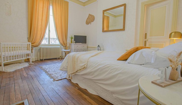 L'instant Champenois & its Annex