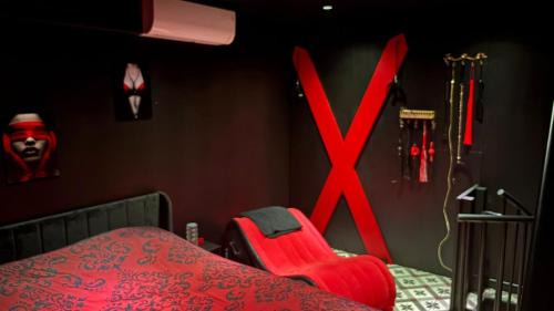 L'instant Désir love room jacuzzi