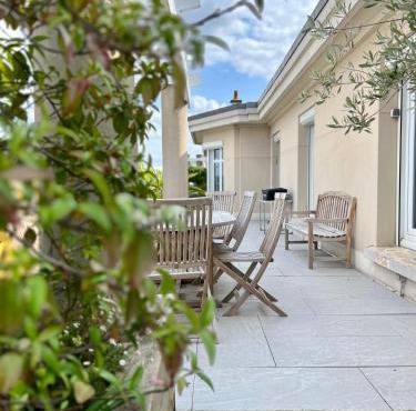 L'Isly, Dernier étage en centre de Rennes avec terrasse de 50m2