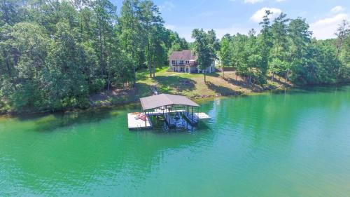 L & L Lodge - Six Bedrooms! Pet-Friendly!