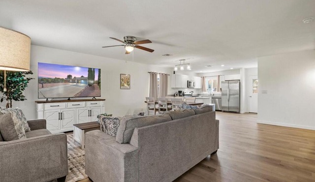 l NEW l Fully Remodeled 3BR 2BTH l 1 Min to Veterans Memorial Park