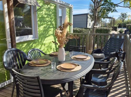 L'Oasis Mobil Home 6 pers à 100m de la Plage Parc Aquatique Camping 5 étoiles Les Dunes