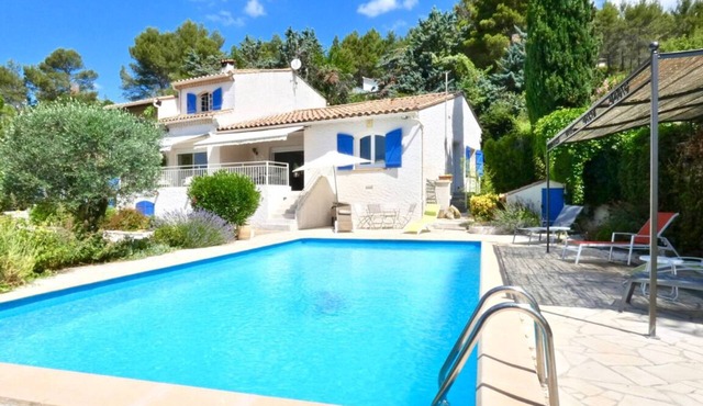 L'Olivéa: Family villa, swimming pool, not overlooked