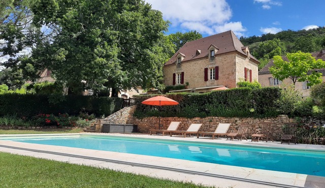L'Olmède, a beautiful property with charm, large park with trees and private pool