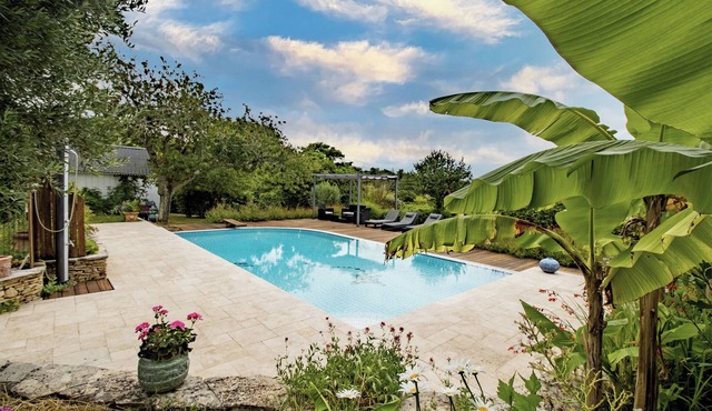 L'Orée des Vignes – Apartment with Terrace and Shared Pool in Saint-Romain-la-Virvée
