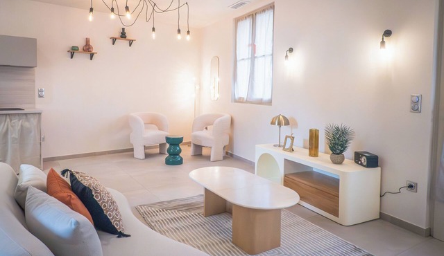 L'orangerie, Gîte Écolodge Avec Piscine et Jacuzzi Privatif à Pézenas