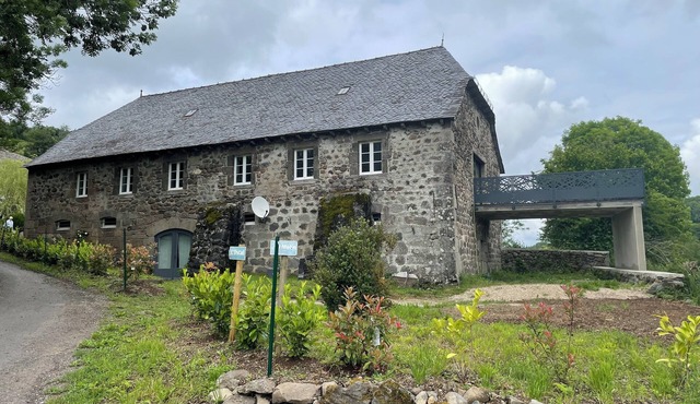 L'Ostal Large gite sleeps 8