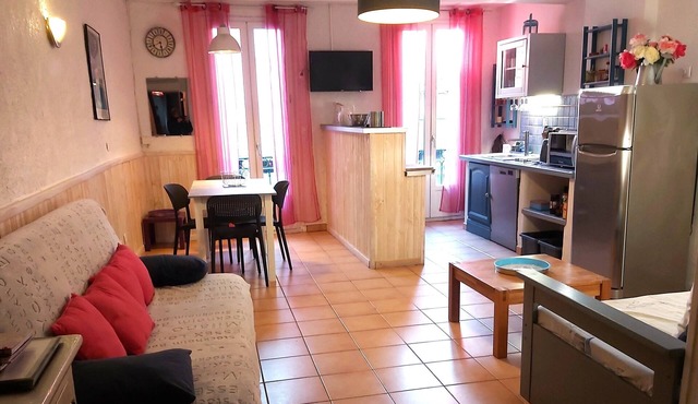L'OUILLE: Beach 2 minutes away, air conditioning, Wi-Fi, close to all amenities.