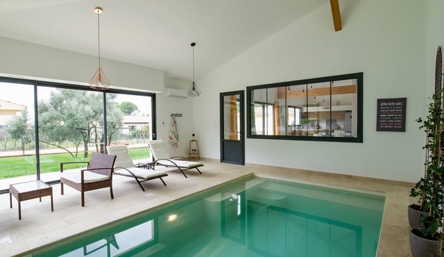 L Oulivastre: Villa with indoor pool