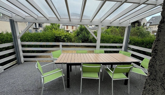 L'Oustal du Bourg is in the center of Laguiole, ideal for a stay in the Aubrac region.