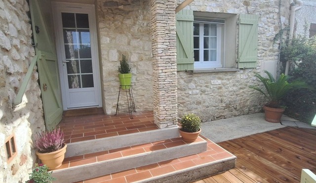 L'Oustal du Cyprès. Between the Cevennes and the Mediterranean.