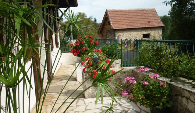 L'oustal D'emilien. Maison de Campagne, Rivière Lot au Fond du Jardin