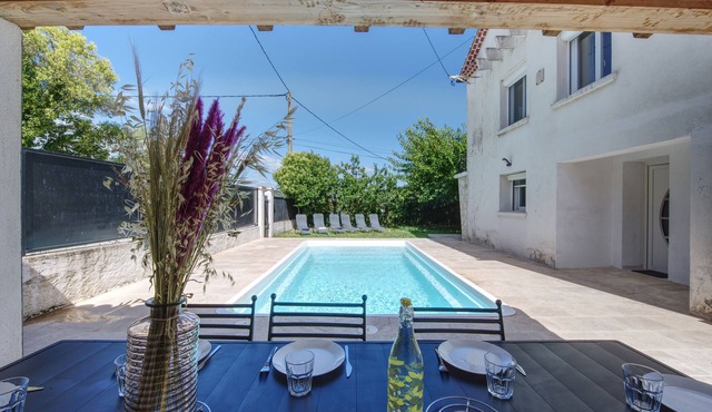 L'Oustal Occitan: Idyllic Family Escape with Private Pool