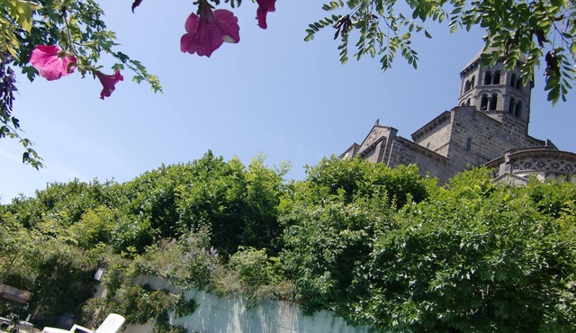L OUSTALOU MAISON D HOTES DE CHARME EN AUVERGNE PISCINE PRIVEE CHAUFFEE
