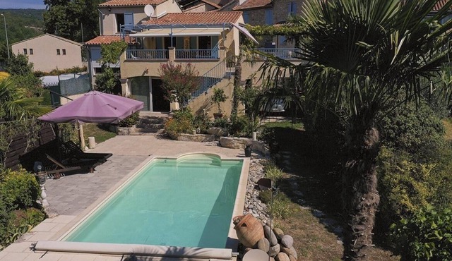 L'Oustaou, house sleeping 8 with private swimming pool.