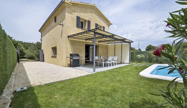 L'OUSTAOU, PRIVATE POOL & AIR CONDITIONING FOR 5 PEOPLE. Rated 3 *