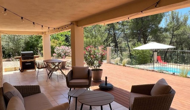 "L'Oustau de la Roche" 4* Idyllic setting 10min from Vaison-la-Romaine!