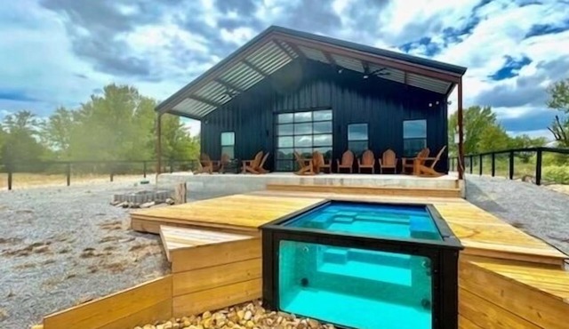 L Star Ranch Modern Barndominium - 15 minutes from Round Top!