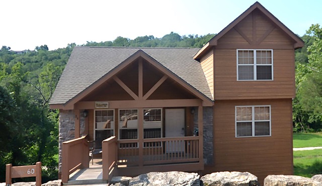 L060, 2 Br Roark Creek Cabin End Unit