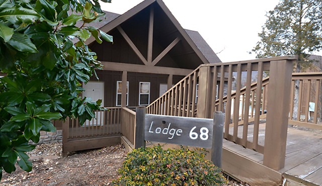 L068A, 1-Br Lakefront Cabin, Spectacular View