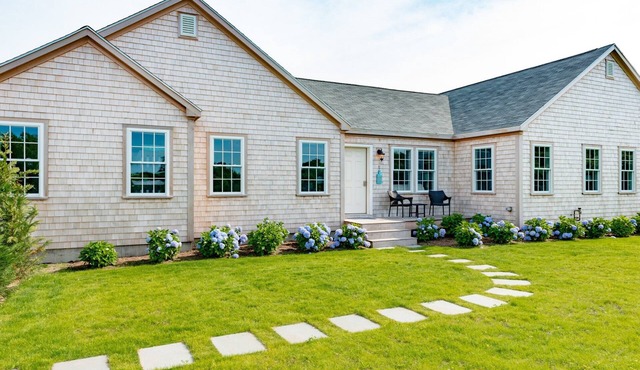 L0W TIDE, with Private Pool, Low Tide