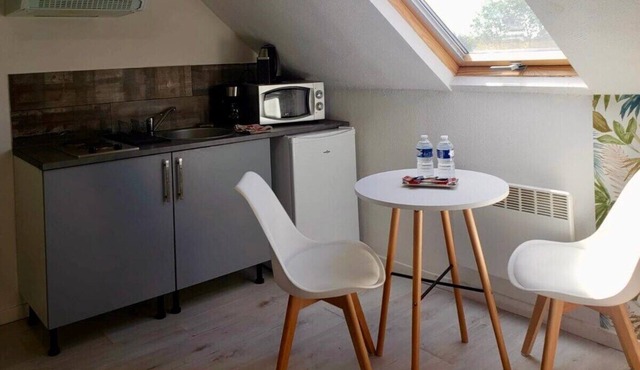 La Aloha Room ~ Autonomous Arrival ~ 2 people