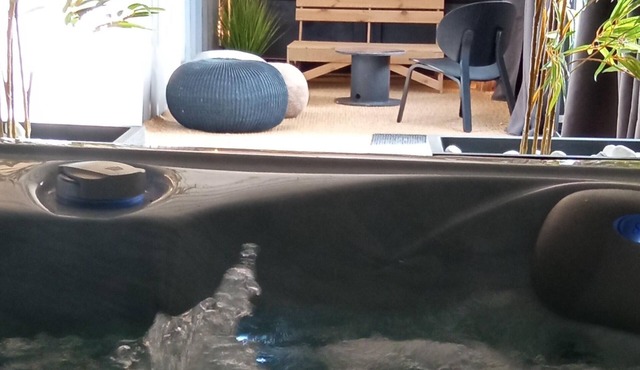 La Bâtisse du Dolmen Clara, 7 people, SPA & swimming pool