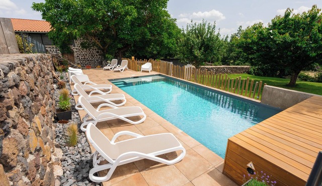 La Bâtisse de Lucien * Swimming pool & Spa for 15 people