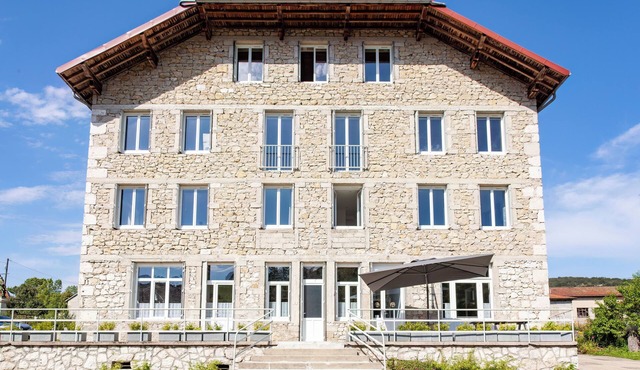 La Bâtisse L'arbre Gris