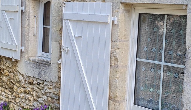 "La Baragane" - Country house in a green setting