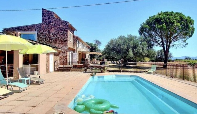 La Bastide de Chapelone, a beautiful holiday home with private pool for 10 people in Provence