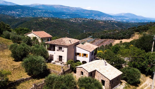 LA BASTIDE DES TROIS PINS