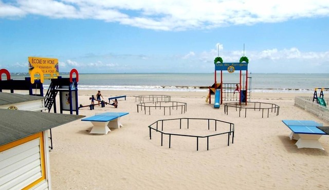 La Baule plage benoit, T2 +cabin, seafront building