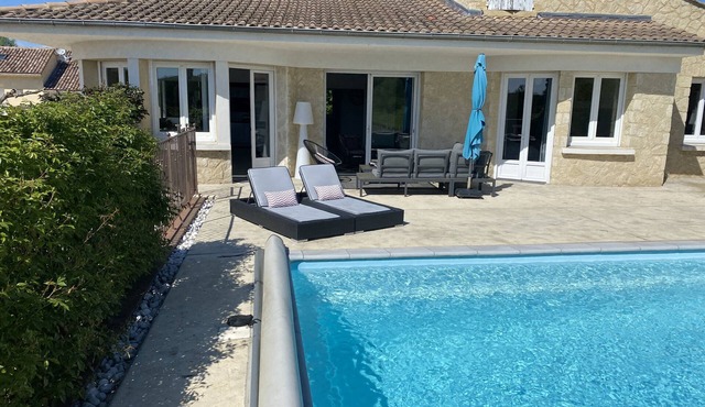 "La Belle Vie" fully renovated detached house with swimming pool
